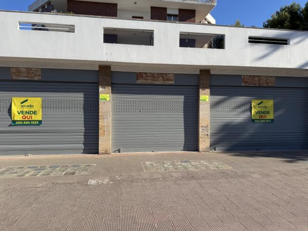locale commerciale in vendita a Bari in zona Carrassi