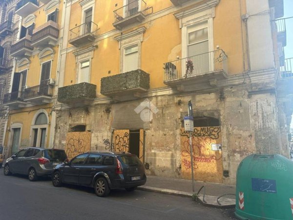 negozio in vendita a Bari in zona Libertà