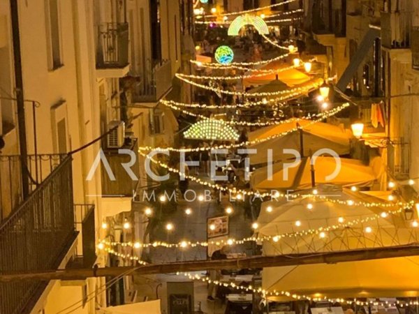 negozio in vendita a Bari in zona Città Vecchia