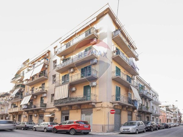 negozio in vendita a Bari in zona Carrassi