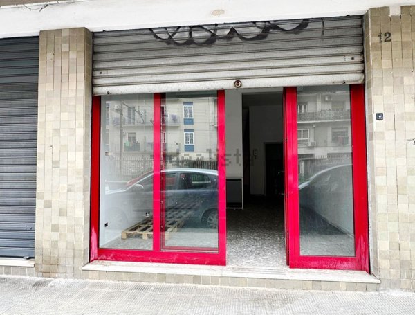 locale commerciale in vendita a Bari in zona Japigia