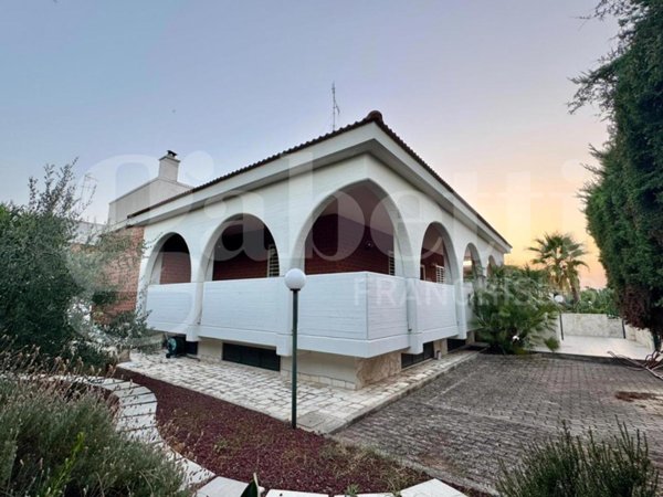 casa indipendente in vendita a Bari in zona Palese/Macchie
