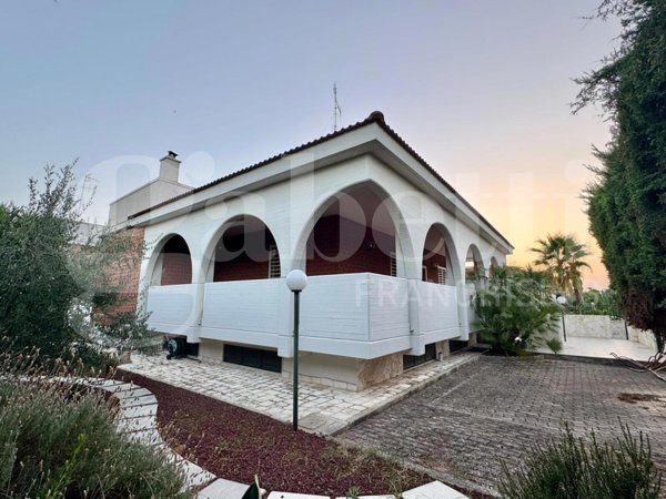 casa indipendente in vendita a Bari in zona Palese/Macchie