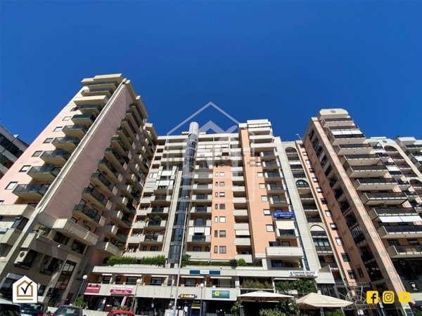 ufficio in vendita a Bari in zona Poggiofranco