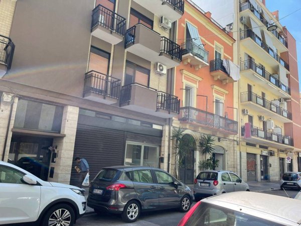 negozio in vendita a Bari in zona Libertà