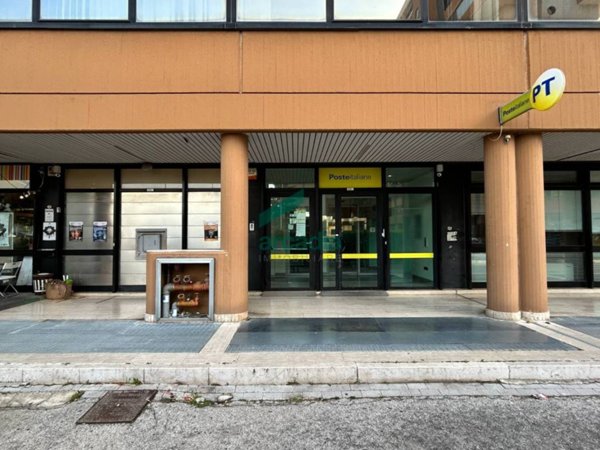 negozio in vendita a Bari in zona San Pasquale