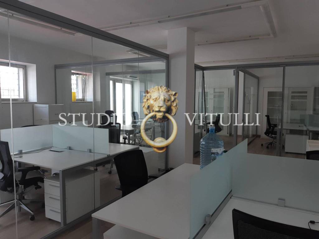 ufficio in vendita a Bari in zona Madonnella