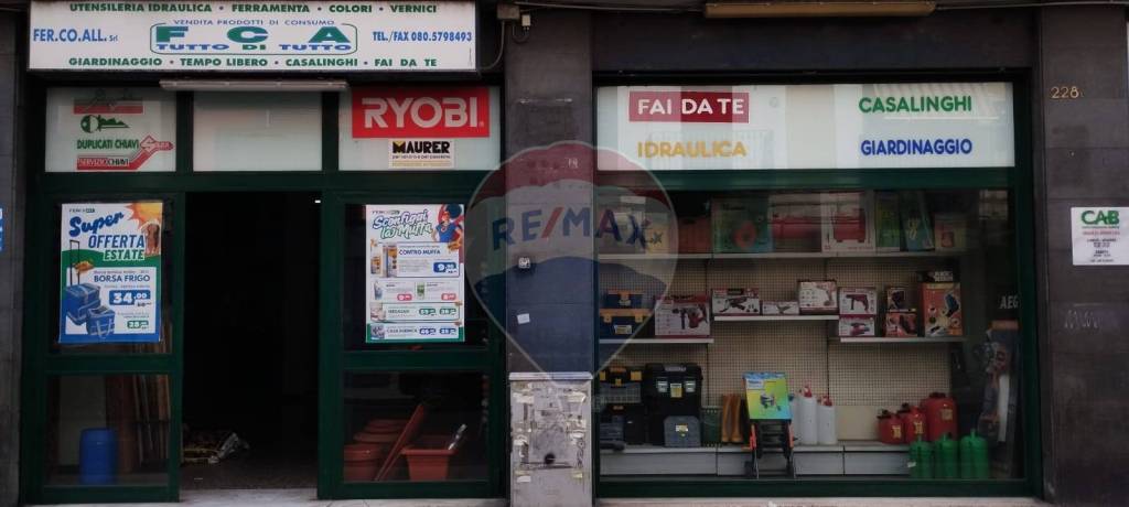 negozio in vendita a Bari in zona Libertà