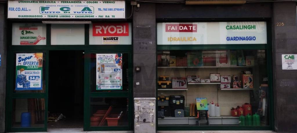 negozio in vendita a Bari in zona Libertà