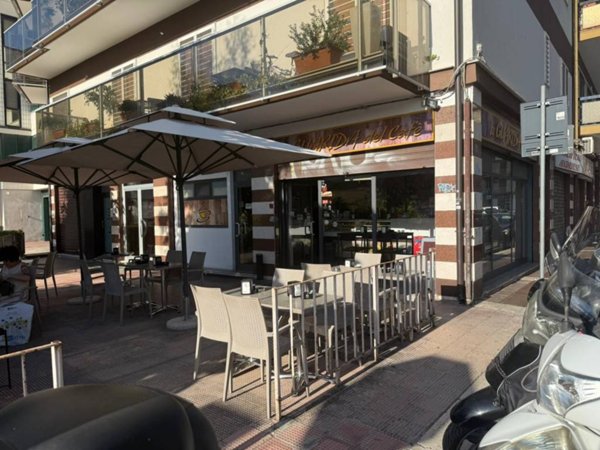 negozio in vendita a Bari in zona Mungivacca