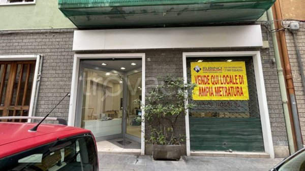 negozio in vendita a Bari in zona Libertà