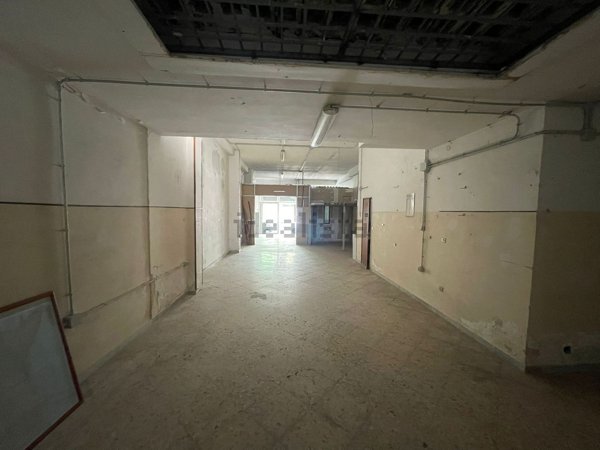 locale commerciale in vendita a Bari in zona Libertà