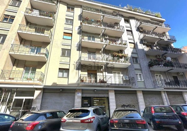 locale commerciale in vendita a Bari in zona Madonnella