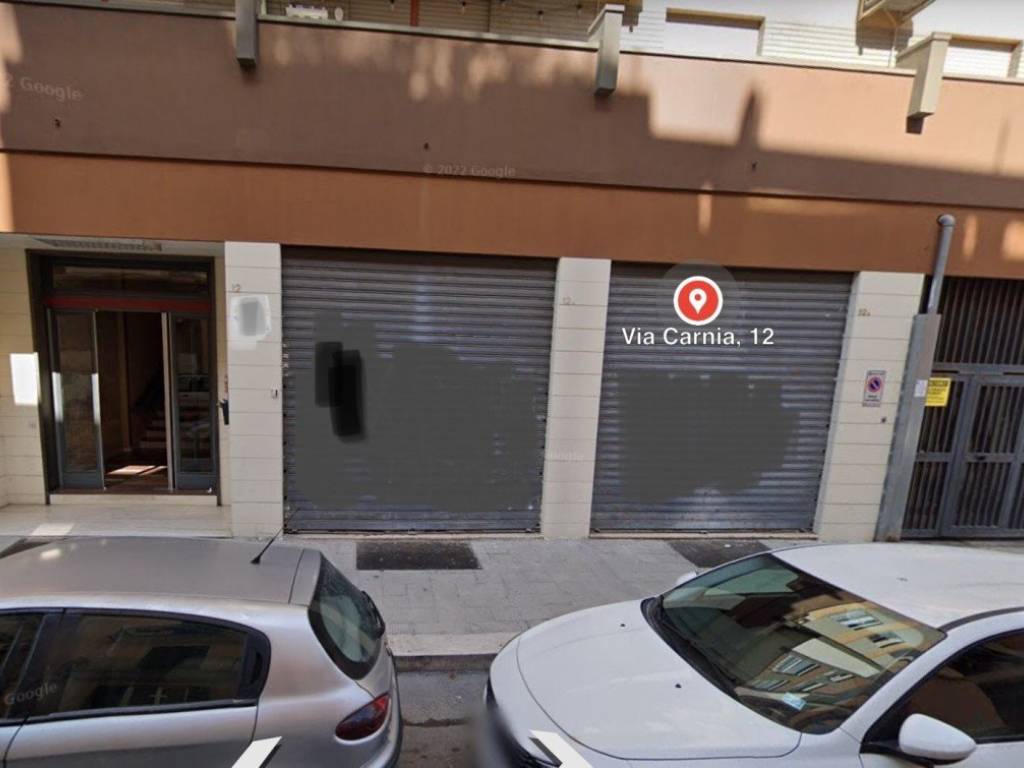 negozio in vendita a Bari in zona Picone