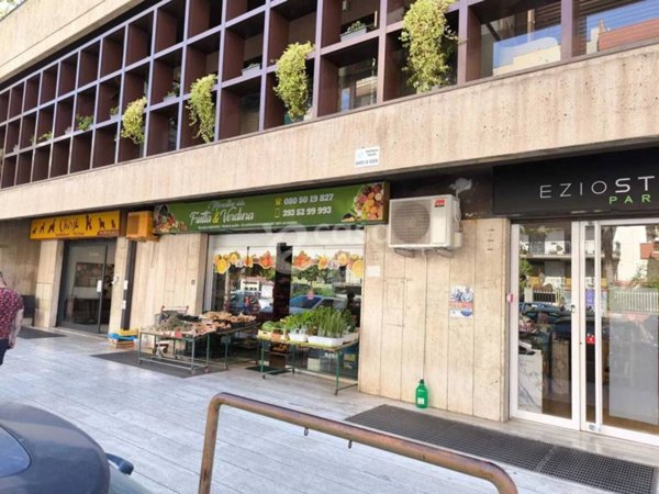 negozio in vendita a Bari in zona Poggiofranco