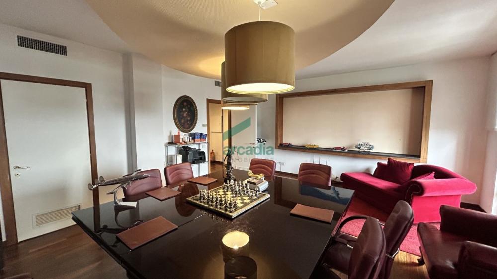 ufficio in vendita a Bari in zona Picone