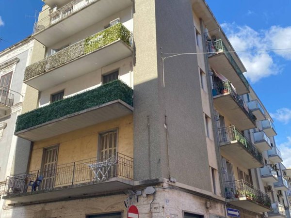 intera palazzina in vendita a Bari in zona Libertà