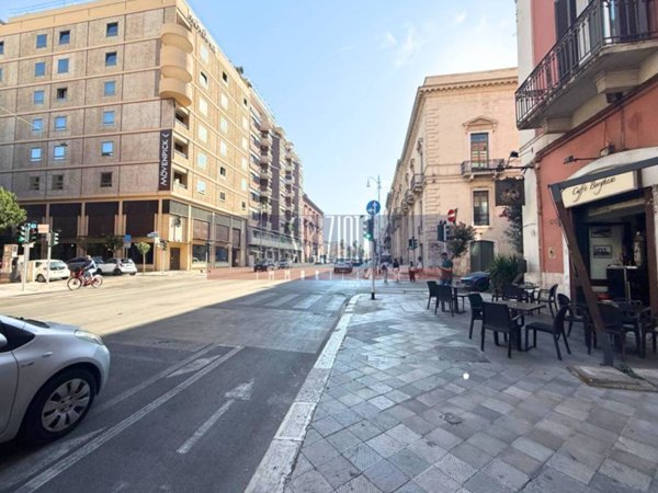 negozio in vendita a Bari in zona Murat