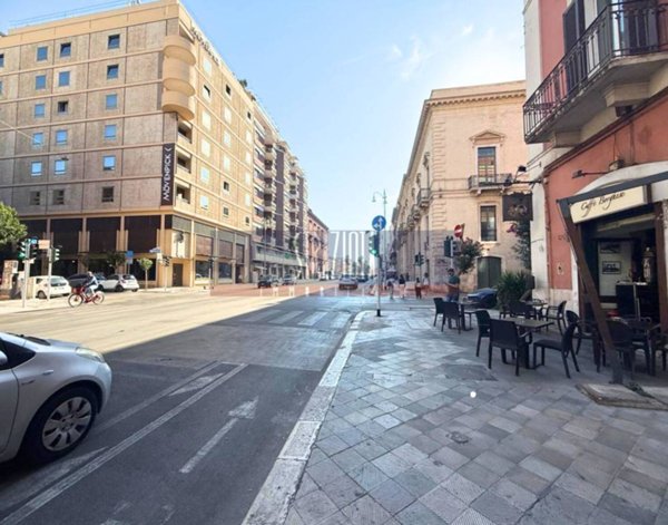 trivano in vendita a Bari in zona Murat