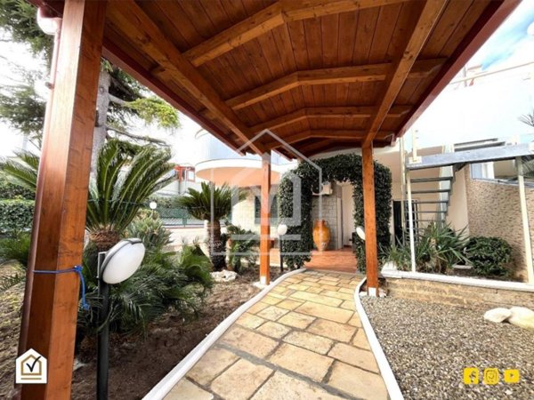 casa indipendente in vendita a Bari in zona Palese/Macchie