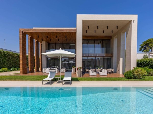 casa indipendente in vendita a Bari in zona Torre a Mare