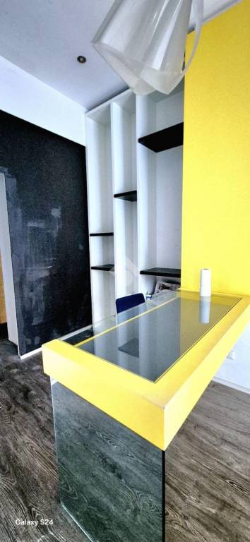 negozio in vendita a Bari in zona Carrassi