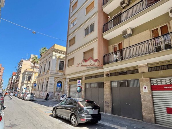 locale commerciale in vendita a Bari in zona Libertà
