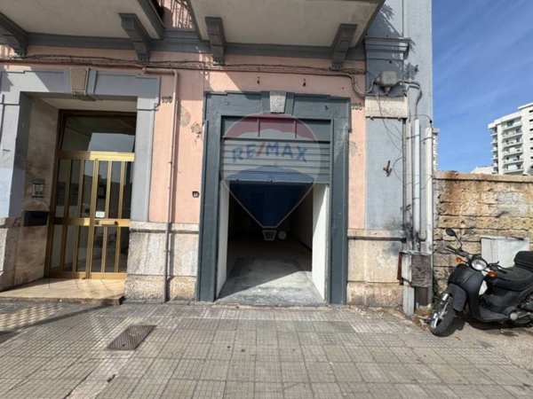 negozio in vendita a Bari in zona Libertà