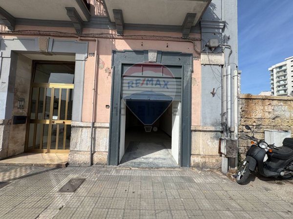 locale commerciale in vendita a Bari in zona Libertà