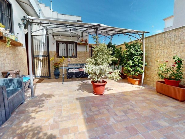 casa indipendente in vendita a Bari in zona Carbonara