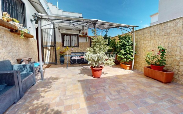 casa indipendente in vendita a Bari in zona Carbonara