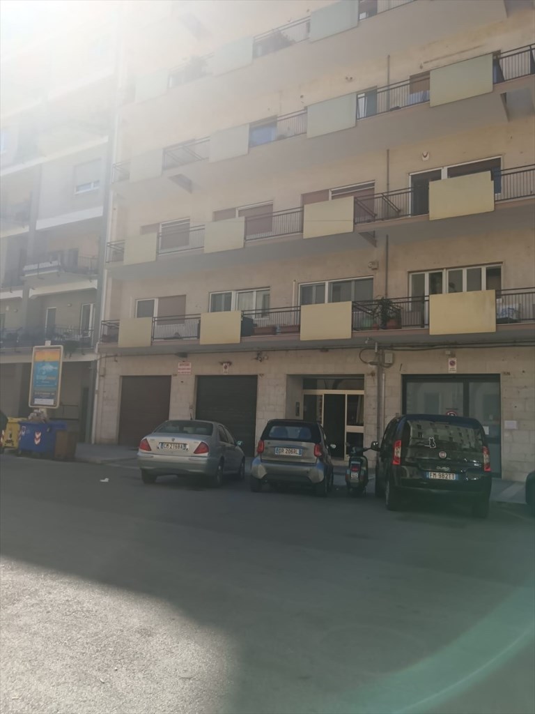 locale commerciale in vendita a Bari in zona Madonnella