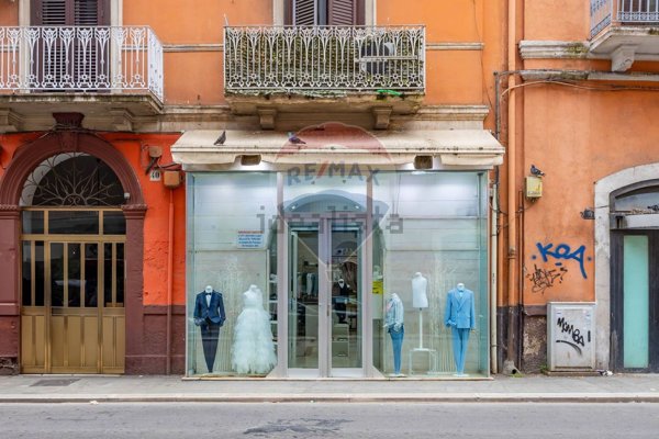 locale commerciale in vendita a Bari in zona Libertà