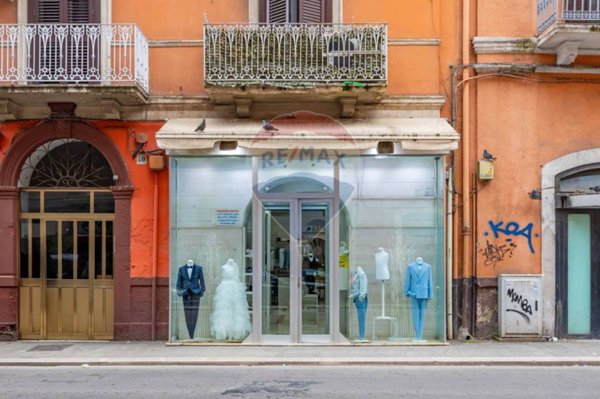 negozio in vendita a Bari in zona Libertà