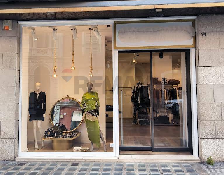 negozio in vendita a Bari in zona Murat