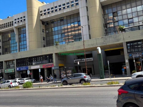 ufficio in vendita a Bari in zona Torre a Mare