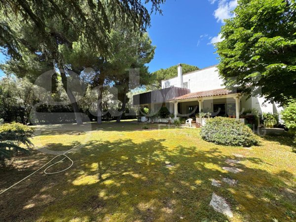 casa indipendente in vendita a Bari in zona Picone