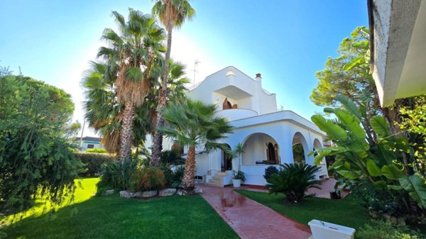 casa indipendente in vendita a Bari in zona Carbonara