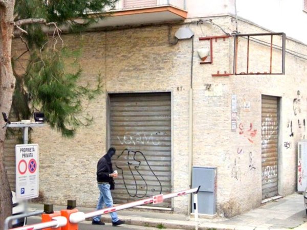 negozio in vendita a Bari in zona San Pasquale
