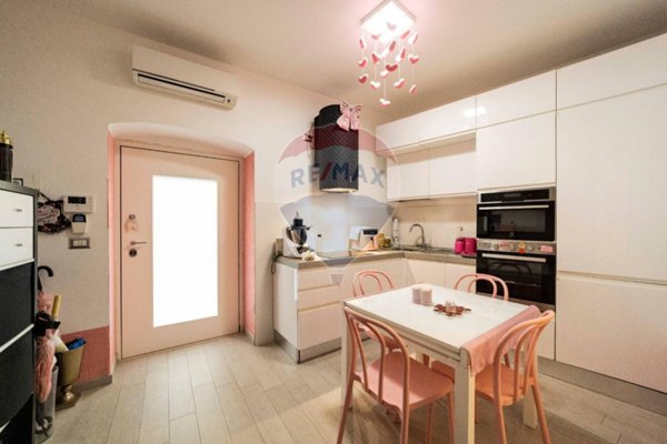 casa indipendente in vendita a Bari in zona Città Vecchia