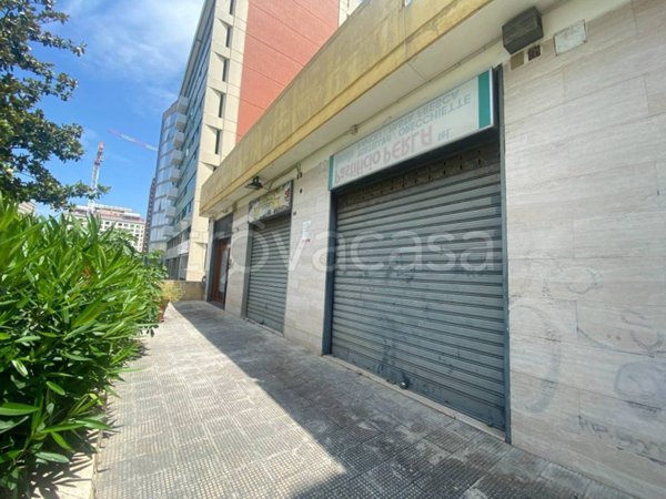 negozio in vendita a Bari in zona Poggiofranco