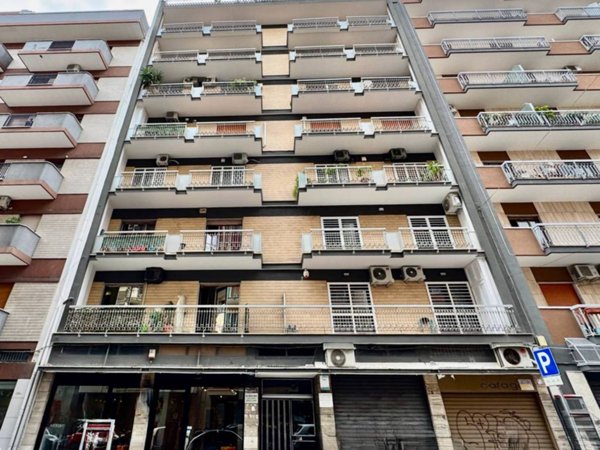 negozio in vendita a Bari in zona Libertà