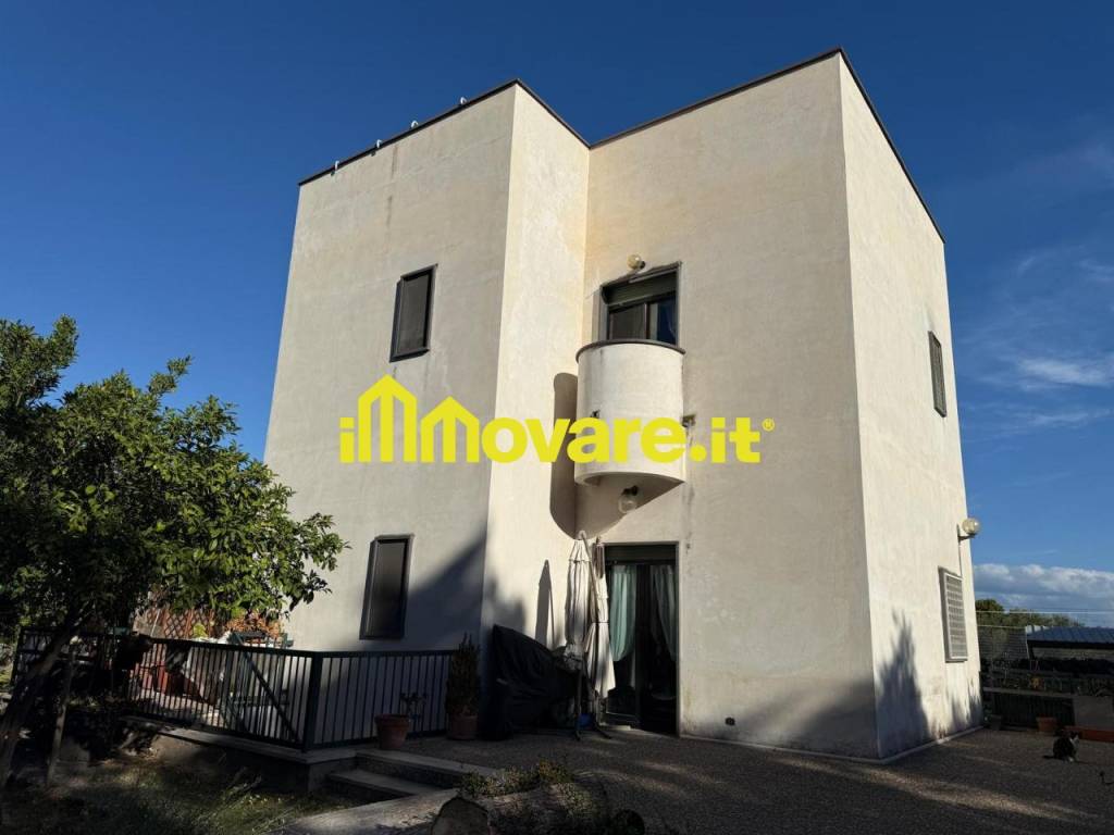 casa indipendente in vendita a Bari in zona Carbonara