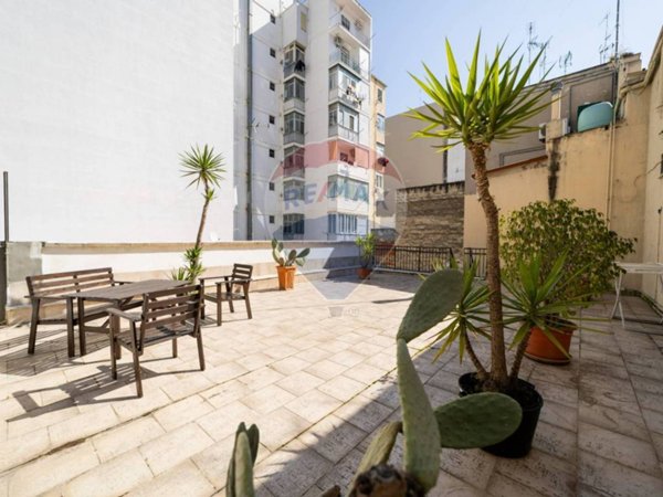 casa indipendente in vendita a Bari in zona Picone