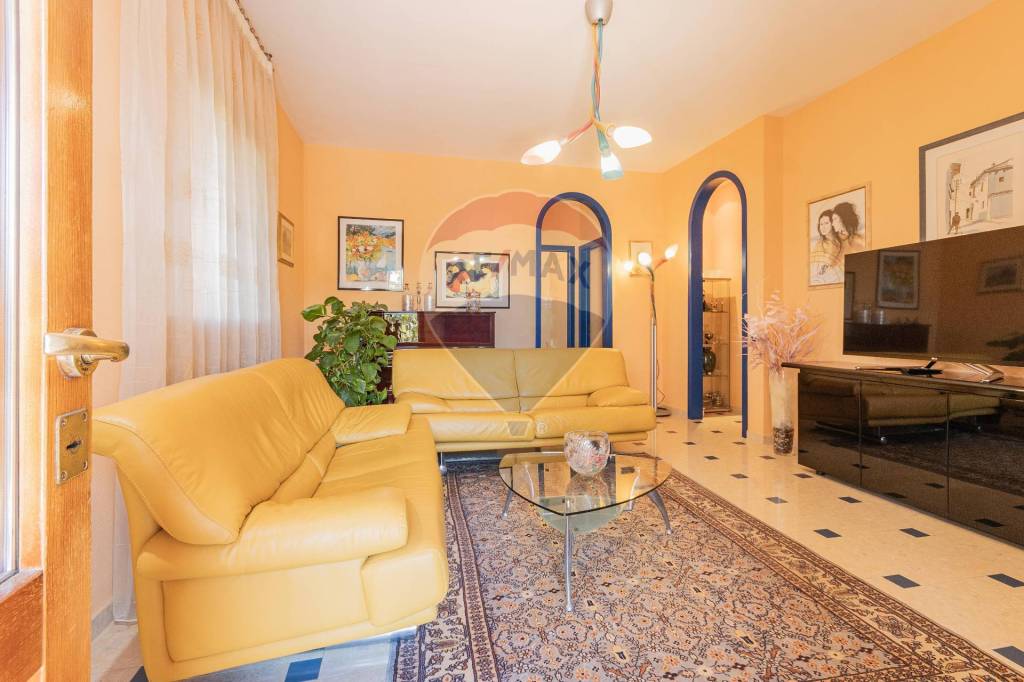 casa indipendente in vendita a Bari in zona Torre a Mare