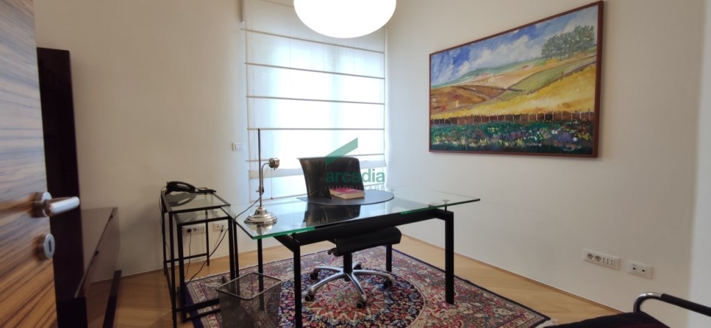 ufficio in vendita a Bari in zona Poggiofranco