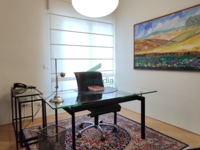 ufficio in vendita a Bari in zona Poggiofranco