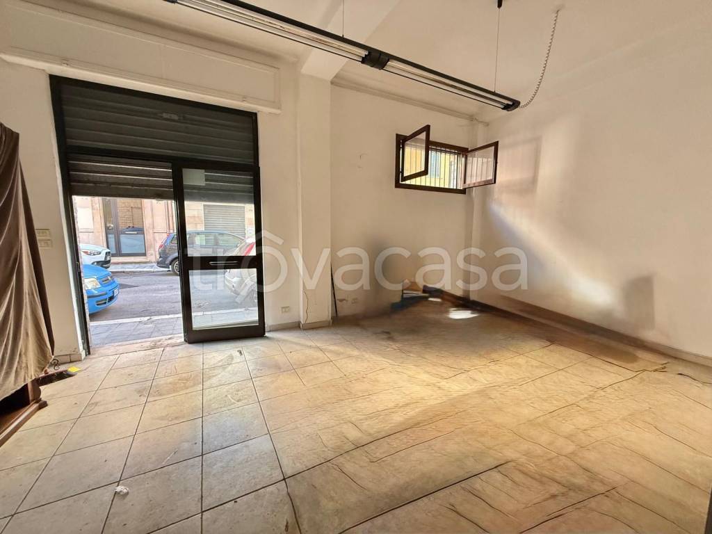 negozio in vendita a Bari in zona San Pasquale