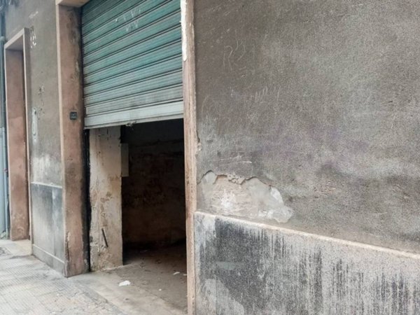 locale commerciale in vendita a Bari in zona Picone