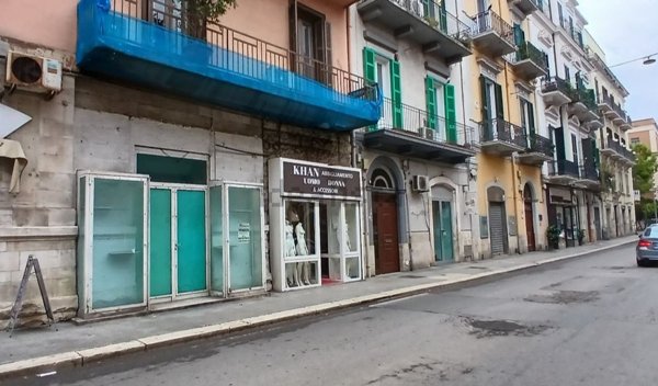 locale commerciale in vendita a Bari
